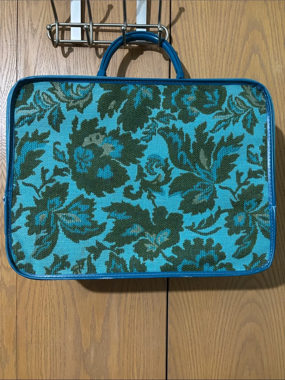 Vintage 1970 Avon floral tapestry travel case